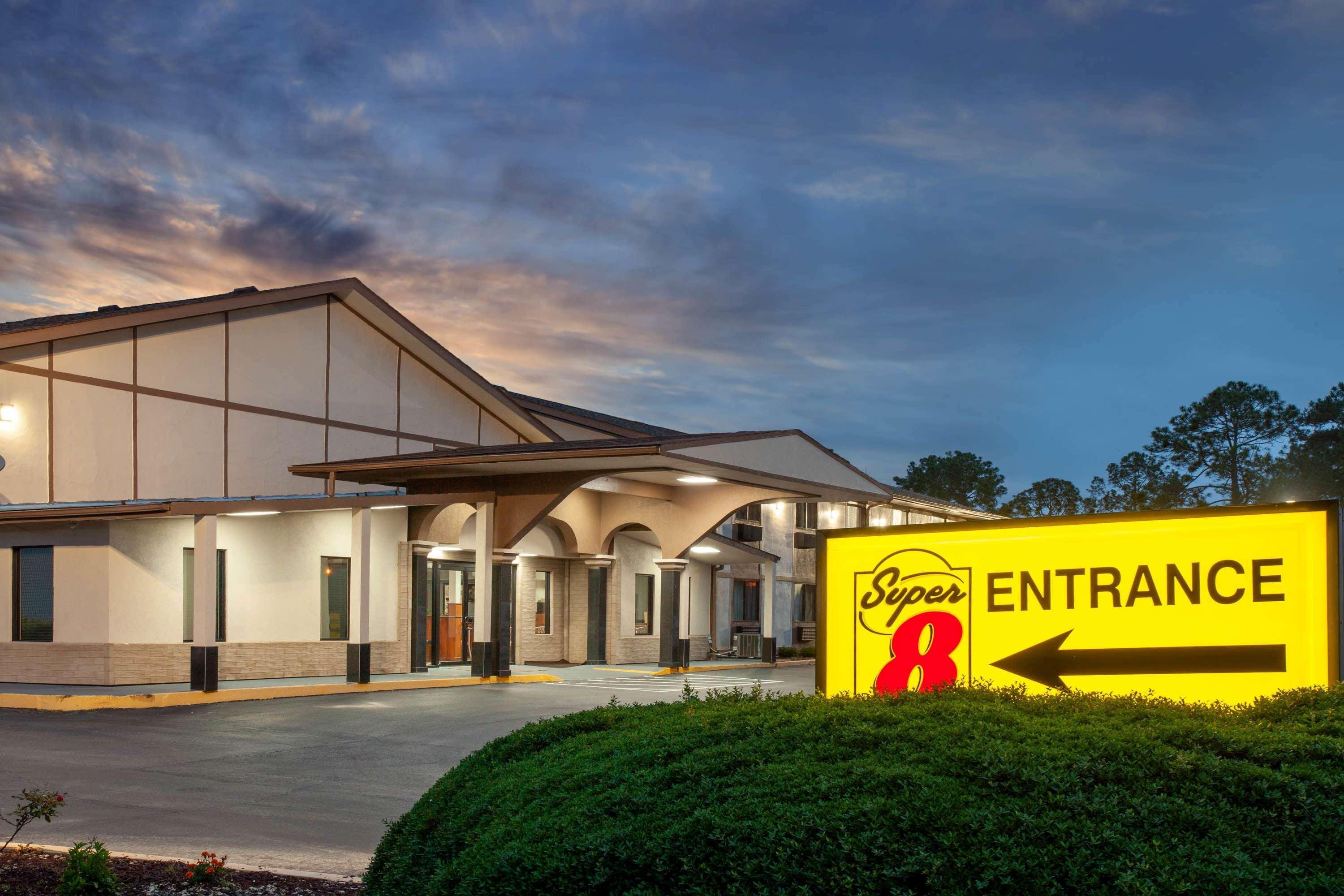 Super 8 By Wyndham Waycross Ga Motel Eksteriør billede