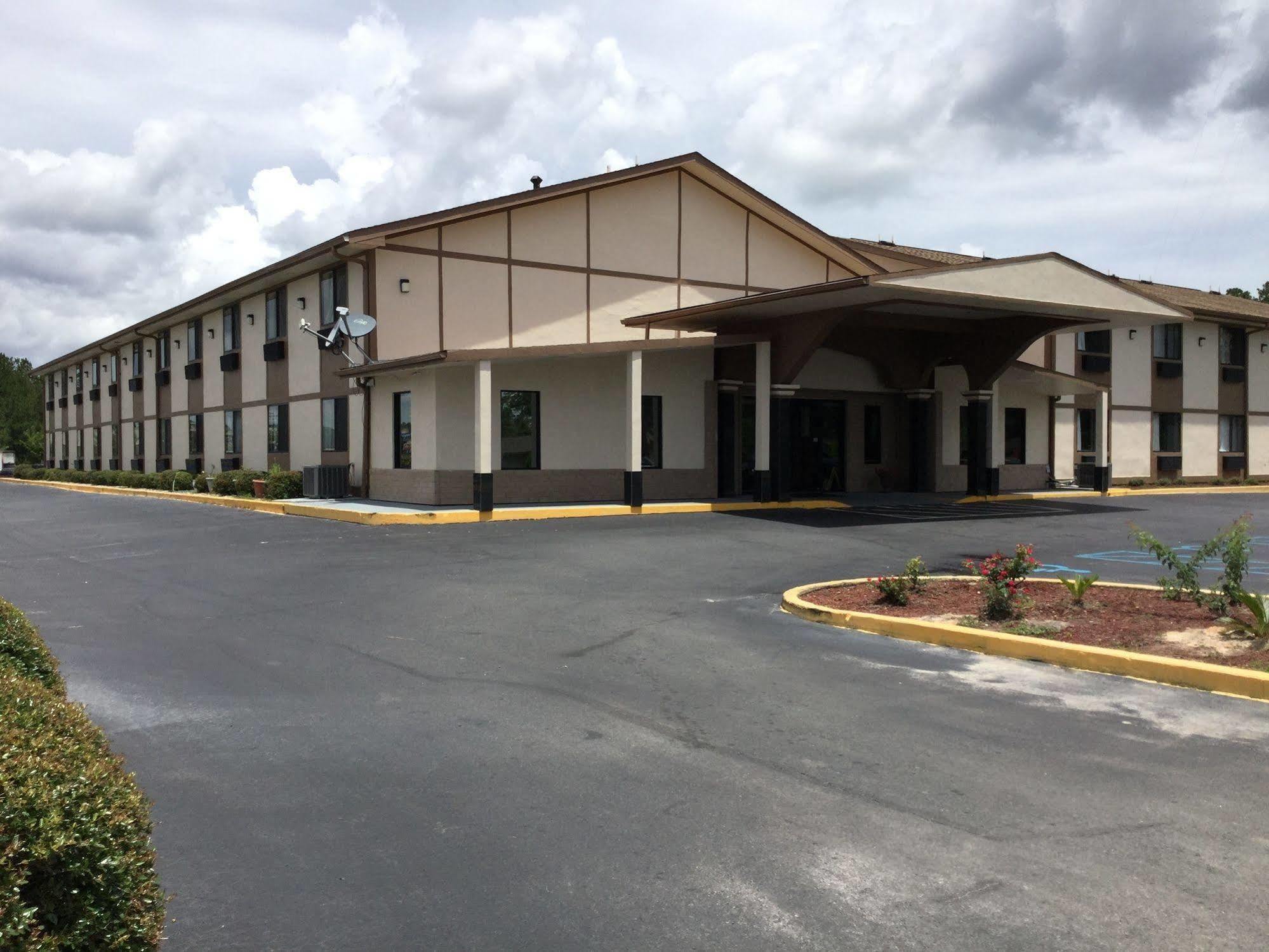 Super 8 By Wyndham Waycross Ga Motel Eksteriør billede