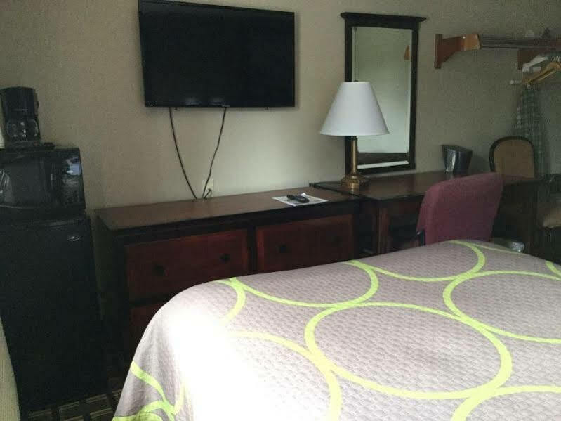 Super 8 By Wyndham Waycross Ga Motel Eksteriør billede